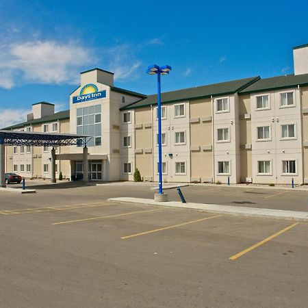 Days Inn By Wyndham Stony Plain Zewnętrze zdjęcie